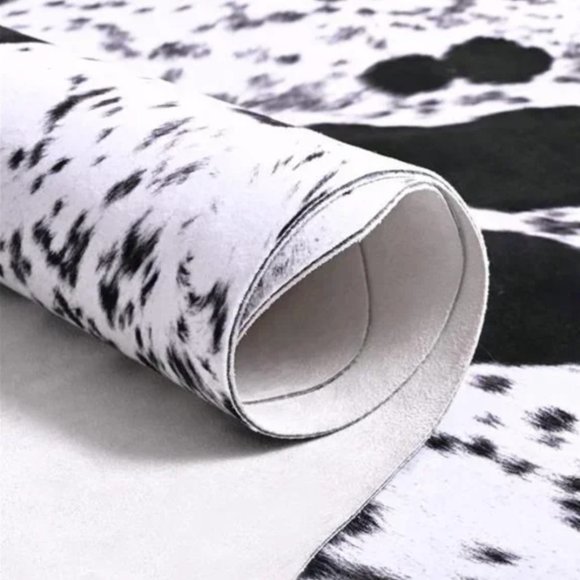 Cowhide Rugs for a Stylish Home Decor - Picture 4 of 6